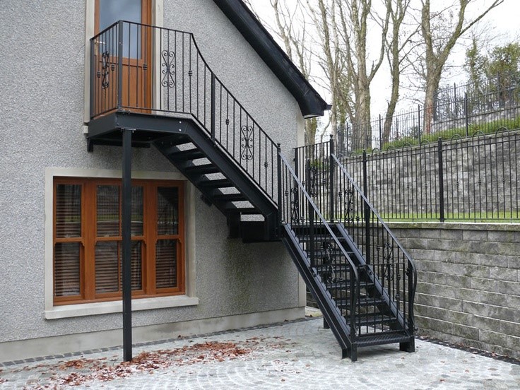 Лестница на улице в частном доме: как выбрать
